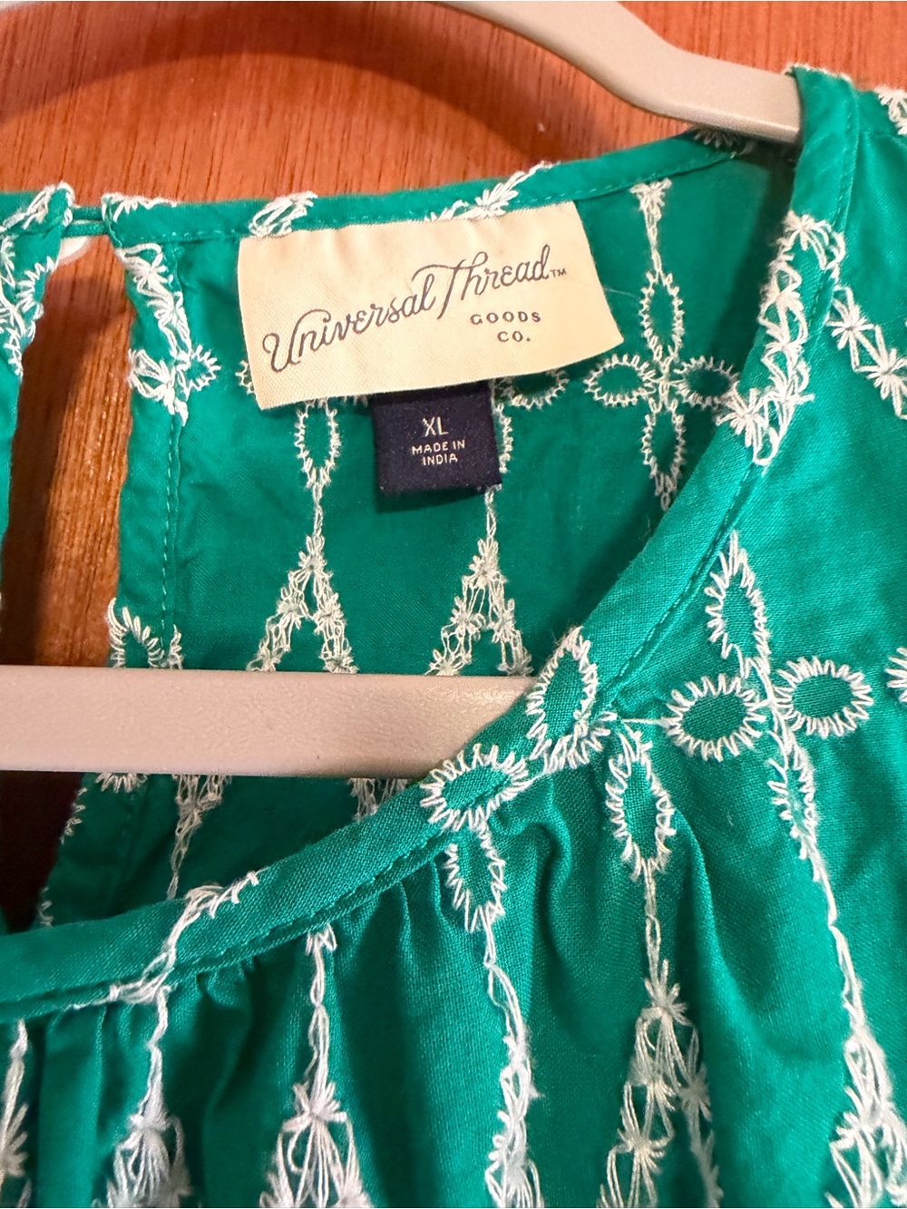 Universal Thread Embroidered Top - Picture 4 of 5